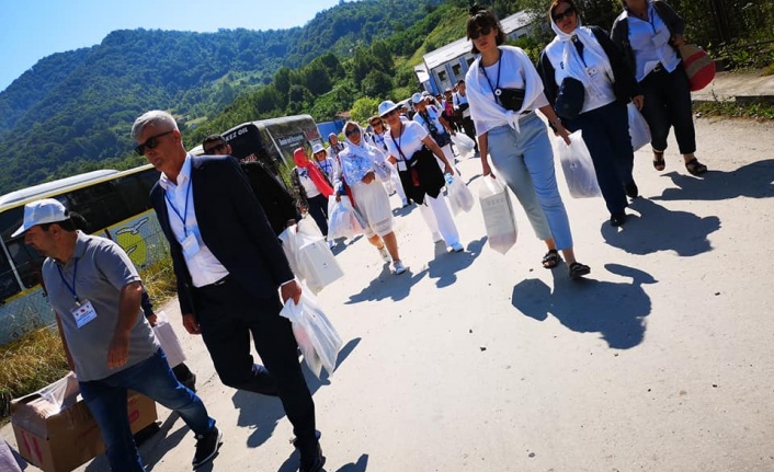 İzmir Bosna Sancak Dernek üyeleri Srebrenitsa anma töreninde...