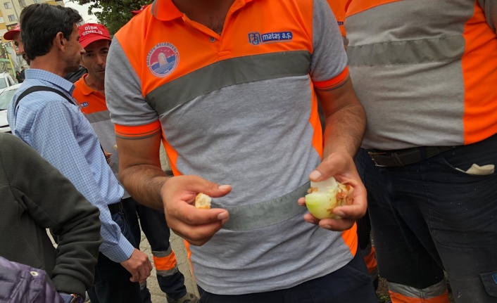 Maltepe Belediyesi işçileri Soğan Ekmekli Protesto Etti