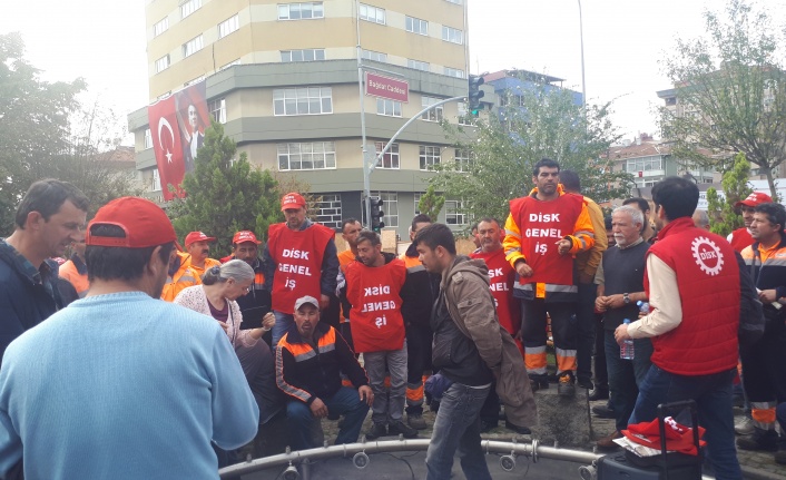 Maltepe'de yol bakım işçileri iş bıraktı