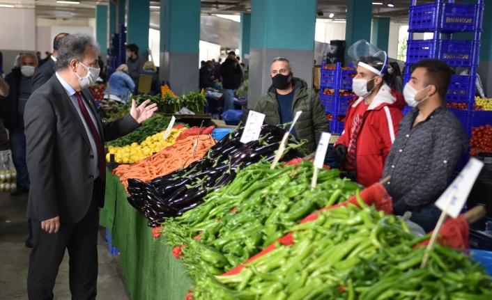 Tüm pazarlar açıldı,   Başkan denetime çıktı