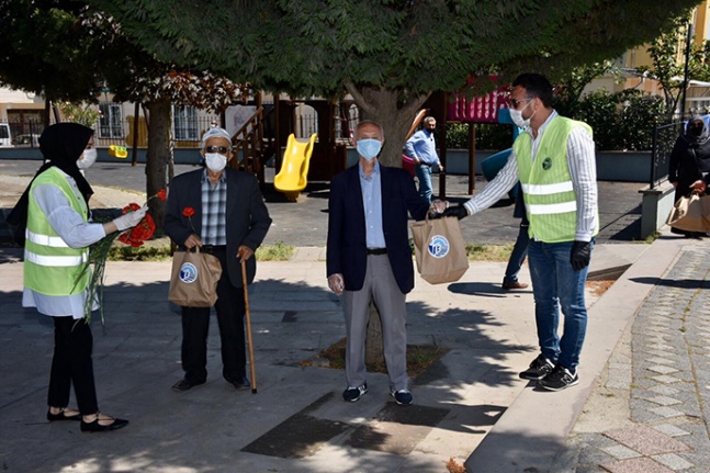 Şadi Başkandan  Tuzla'lılara Bayram Süprizi