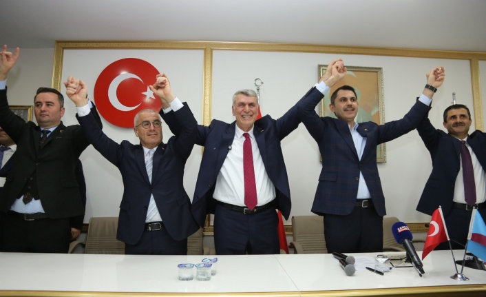 İBB adayı Murat Kurum ve Kadem Başkan, Trabzonlular Derneği’ni ziyaret etti