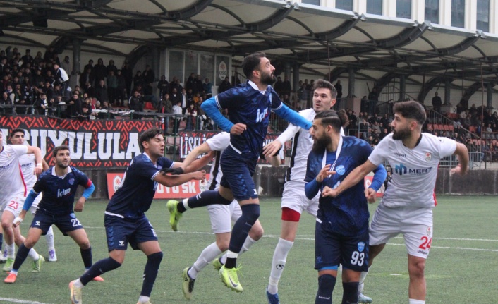 Gülsuyu Spor 2- 0 Rakibine fırsat vermedi.
