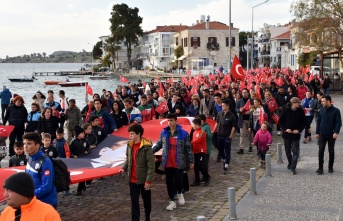 Foçalılar Şehitler için Yürüdü